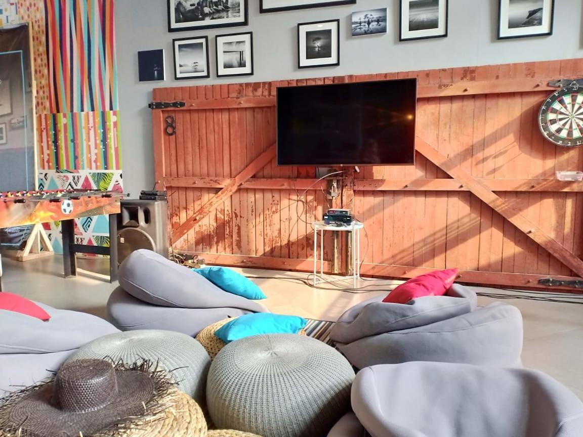 The Social House - Coliving & Hostel - Previously Known As Nomad Hostel Jakarta Luaran gambar