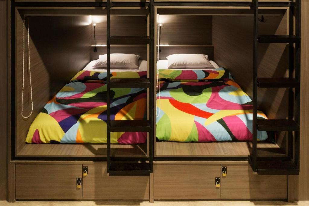 The Social House - Coliving & Hostel - Previously Known As Nomad Hostel Jakarta Luaran gambar